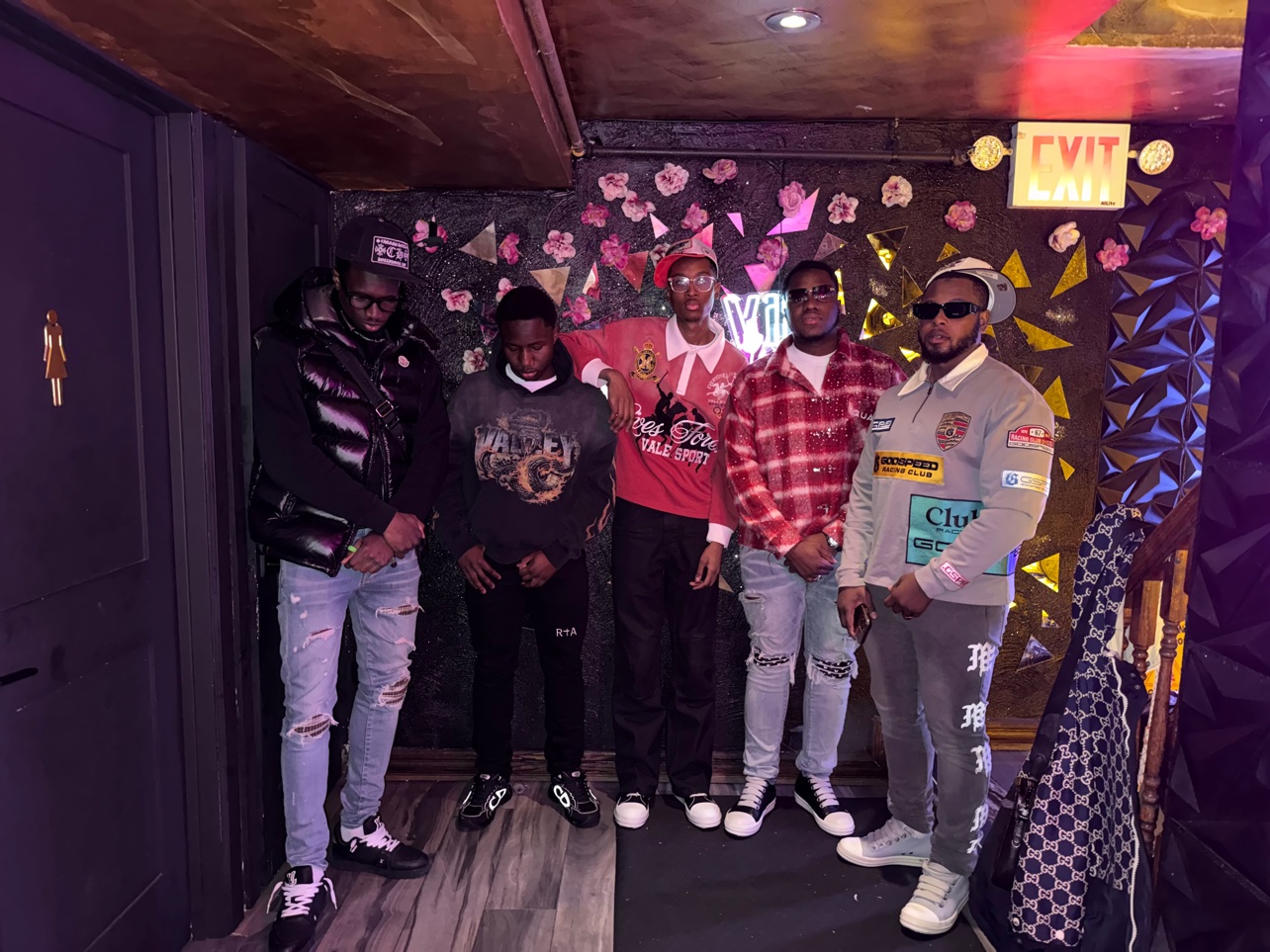THE STEPPAS in the lounge